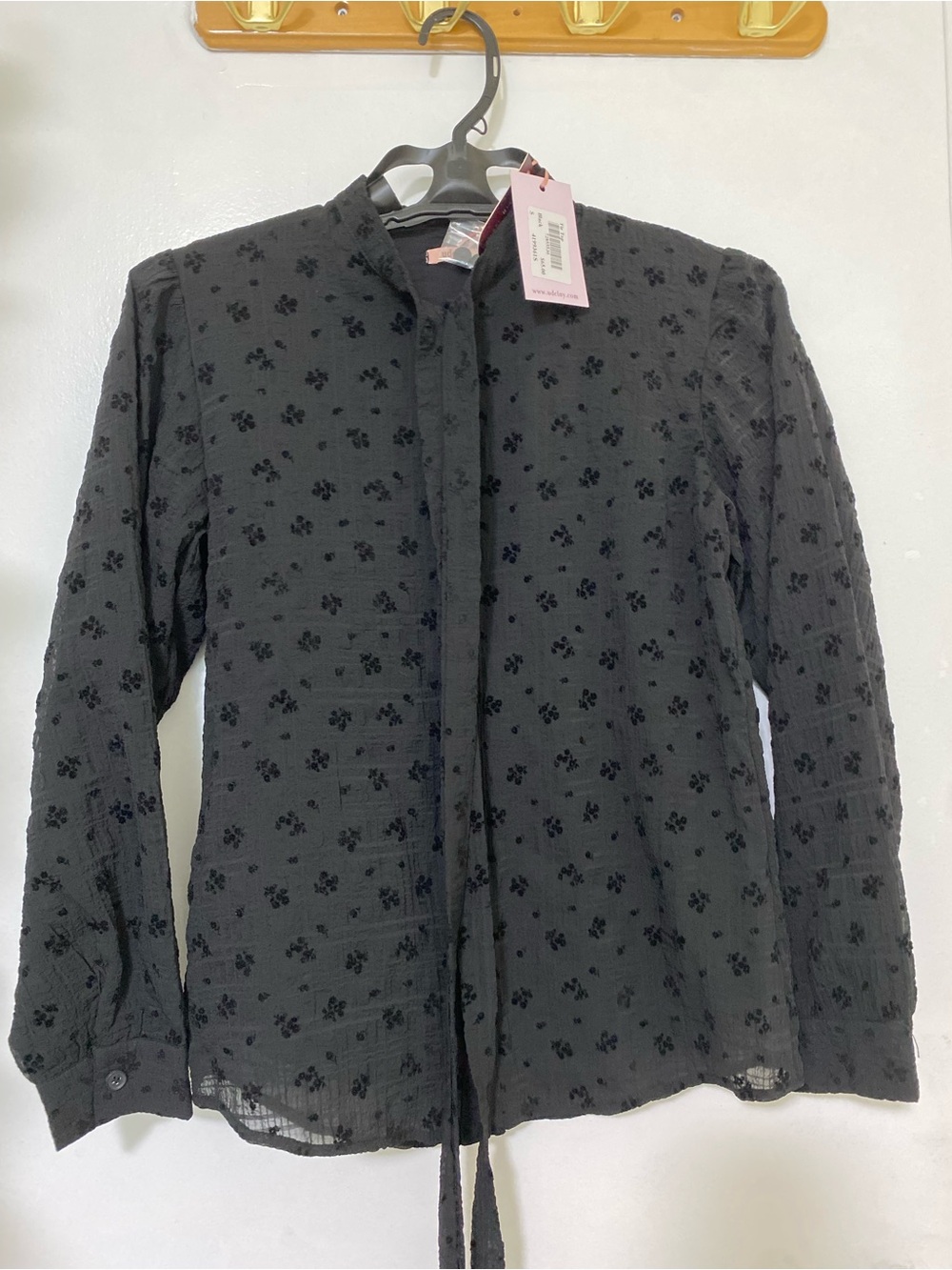Women’s Black Floral Textured Tie-Front blouse